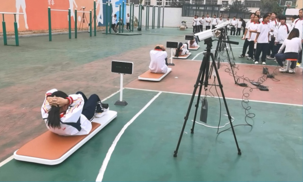 AI仰卧起坐体考